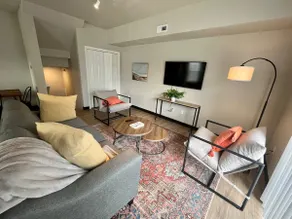 Spacious Town Home in Waverly - Image 4