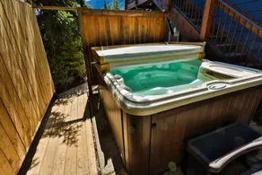 Pine Lodge | Updated | Top Floor | Hot Tub Access - Image 2