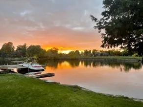 Waterfront paradise - Image 2