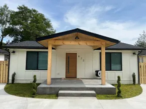 Cozy Home Minutes From Downtown - Image 2