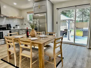 Cozy Home Minutes From Downtown - Image 5