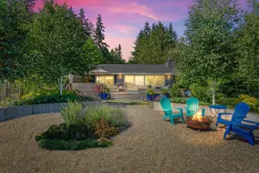 Poulsbo Shore Retreat w/ Kayaks, SUPs, & Bikes! - Image 4