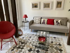 ”In the name of the rose”, beautiful 3 rooms in the city center - Image 2
