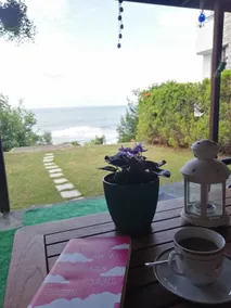 Luxury and Comfortable Villa with Seafront View - Image 2