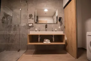Suite with mountain view - Image 5