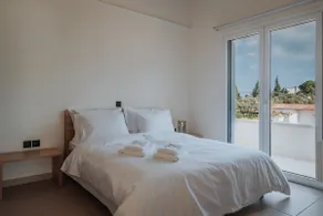East Bridge Suite - Image 4