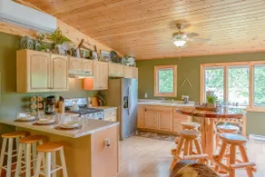 Lakeside Cozy Cabin, Kayak+BBQ+Deck+FirePit+Games - Image 3
