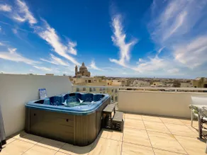 Beautiful spacious penthouse - Image 5