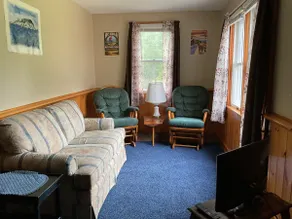 Little Brown Bungalow - Image 4