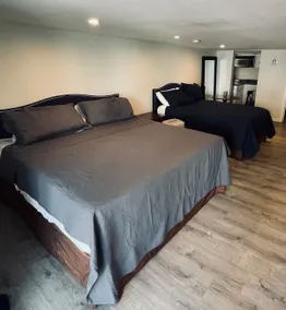lovely 1-bedroom apartment with pool unit 1A - Image 2