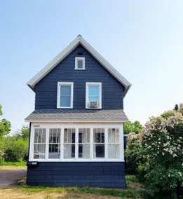 The Gateway: Sparkling 3 bdrm on the trail - Image 3