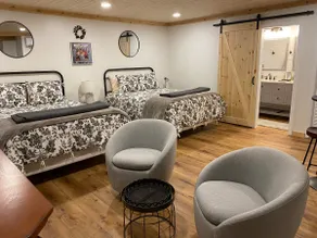 Cozy Mountain Hideaway - Image 3