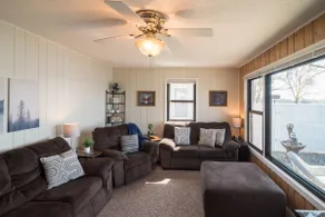Cheerful cabin on Little Waverly - Image 5