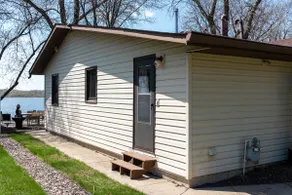 Cheerful cabin on Little Waverly - Image 4