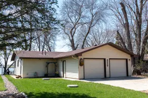 Cheerful cabin on Little Waverly - Image 3