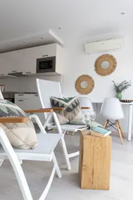 A spacious, newly renovated apartment. - Image 4
