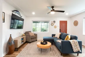 *Fenced Yard* 8 min to Downtown - FAST Wifi - Image 2