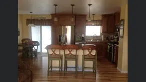Quaint three-bedroom house - Image 2