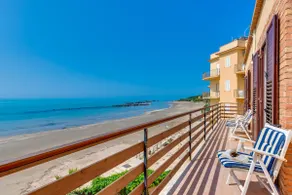 on the beach + private parking + sea view - Image 2