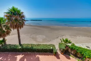 on the beach + private parking + sea view - Image 3