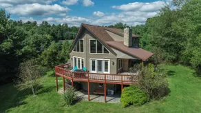 Entire home with huge backyard and hot tub - Image 4