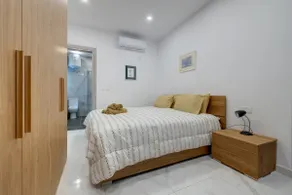 Modern Family Holiday Retreat in Gzira - Image 5