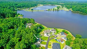 Rare find House wd lakeviews in a gated community! - Image 2