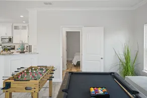 NEW Modern 5BR | 3 King + 3 Queen + 2Full Pool - Image 4