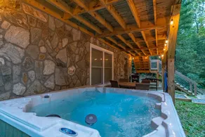 Fleetwood Flat: HotTub, GmRoom, FirePit, Fireplace - Image 3