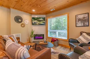 Fleetwood Flat: HotTub, GmRoom, FirePit, Fireplace - Image 2