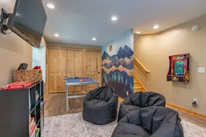 Fleetwood Flat: HotTub, GmRoom, FirePit, Fireplace - Image 5