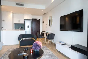Gorgeous One Bedroom Oceans - Image 4