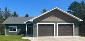 New build on golf course & trail - Image 2