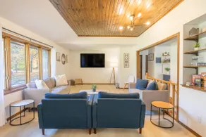 Blu Casa - Lakeside, 5 King beds, Secluded - Image 2