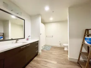 2b2b APT in DJ plaza area - Image 3