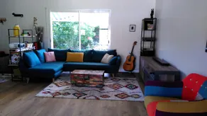 Large family home, pool - Image 3