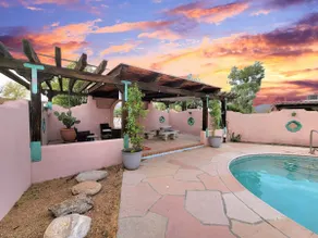 Spacious 6-Bed 5-Bath Hacienda with Desert Views - Image 2