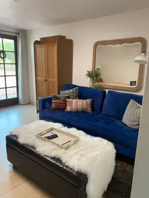 Liz’s clean comfortable studio - Image 3