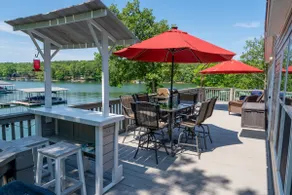 Lakeshore Oasis - Image 3