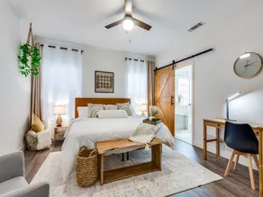 Spacious 3BR Home • Quiet Stay • Shopping & Parks - Image 3