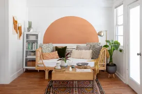 Stylish Midcentury Studio in Trendy Park Circle - Image 5