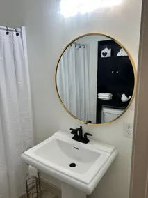 EV Charging 2 Bedroom near Downtown Monroeville - Image 2