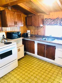 Charleston Lake Cottages - Image 3