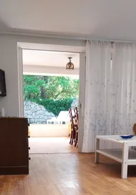 Holiday House Rose - Image 5
