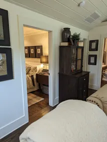 Fully Furnished Upstairs Suite - Image 5