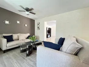 Spacious and Secure House with AC in the Bedrooms, Private Community - Image 2
