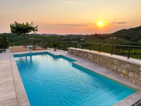 Ca' S Lorenz - A Luxury 100m2 Apartment in a Chic Vineyard Villa - Image 2
