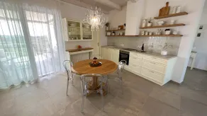 Ca' S Lorenz - A Luxury 100m2 Apartment in a Chic Vineyard Villa - Image 5