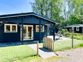 Luxurious and spacious chalet with air conditioning at Leekstermeer - Image 5