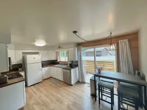 Cozy Lake Ann Getaway - Image 4